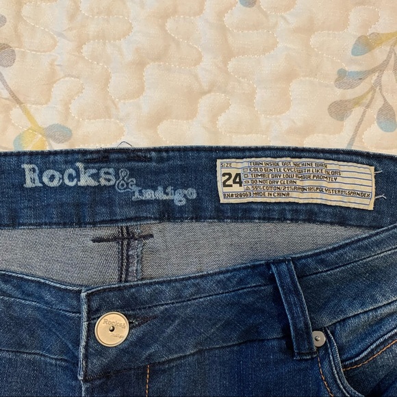 Rocks & Indigo Distressed Skinny Jeans size 24 - Picture 5 of 10